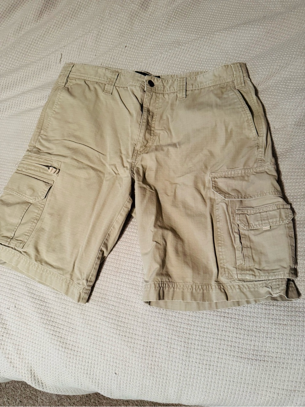 Eddie Bauer Tan Cargo Shorts with Multiple Pockets